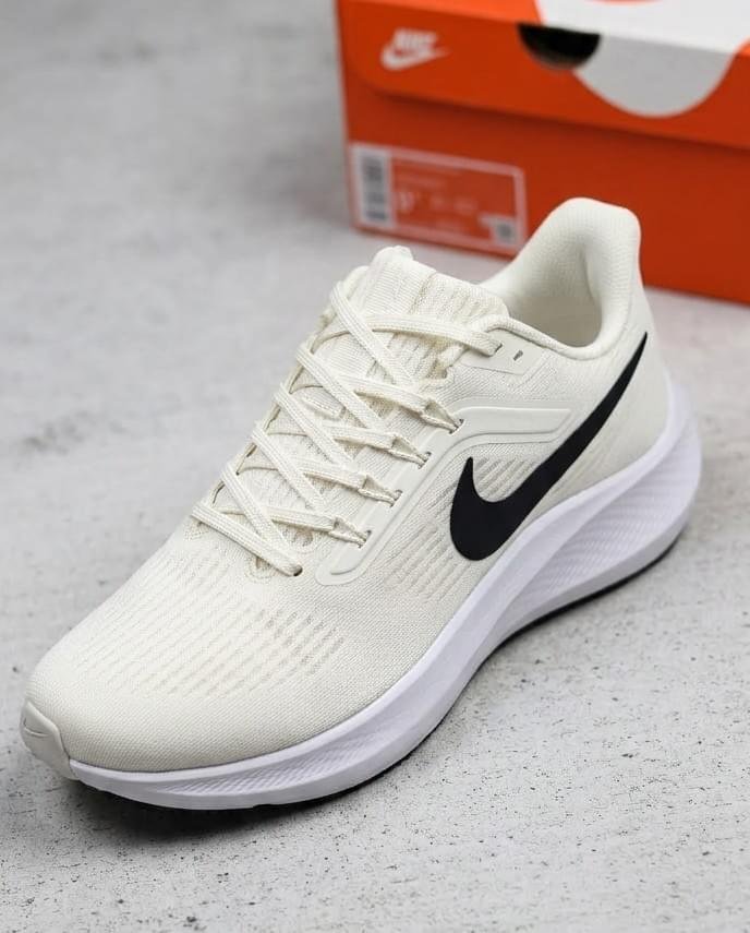 NIKE AIR ZOOM - Image 2